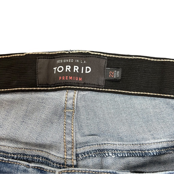 Torrid 3X Jeans Premium Sky High Skinny Crop Distressed Faded Blue Size 22 - Picture 3 of 10